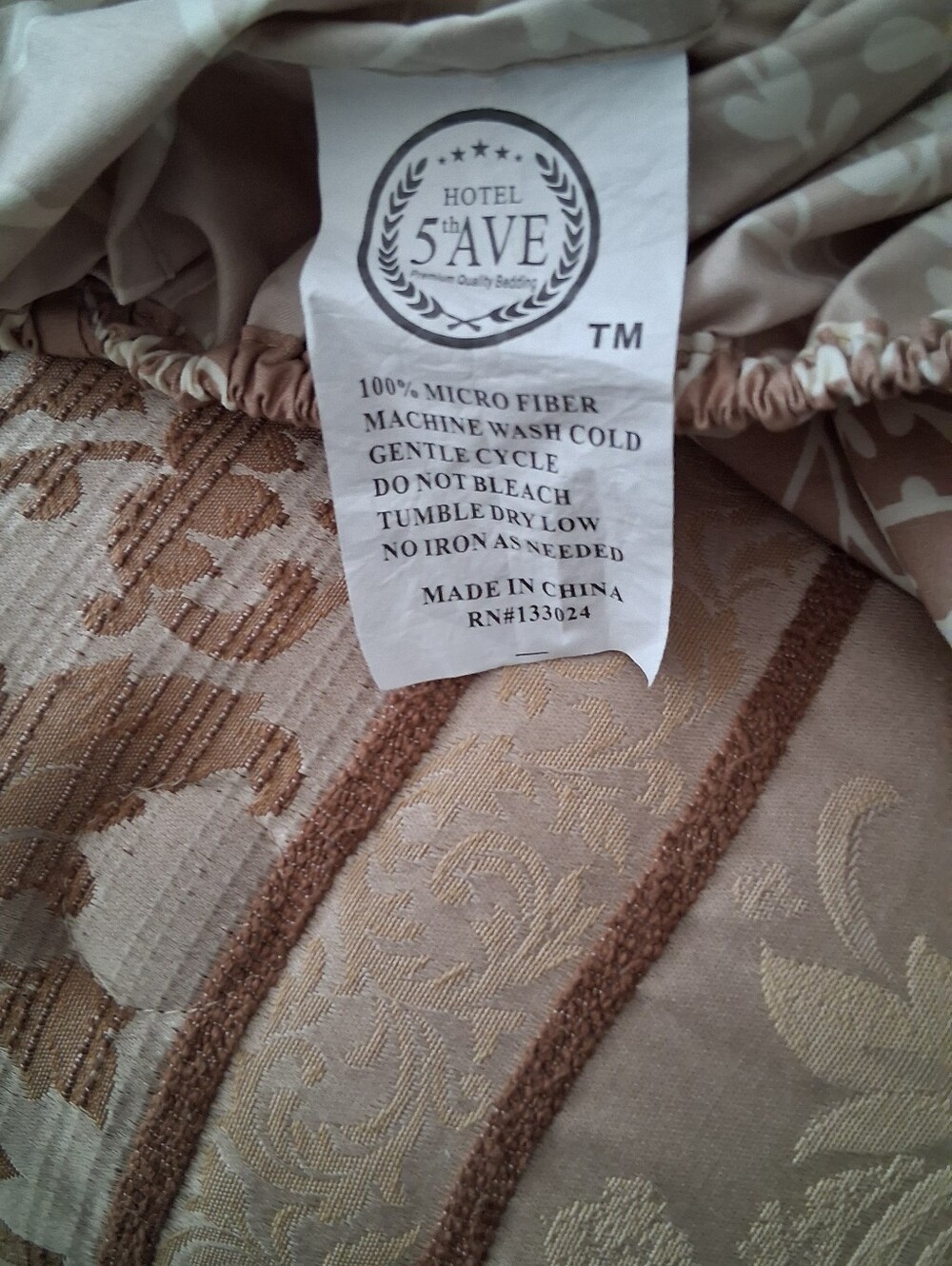 Hotel 5th Ave Full Sheet Set. NIB Brown/Cream - Picture 6 of 8